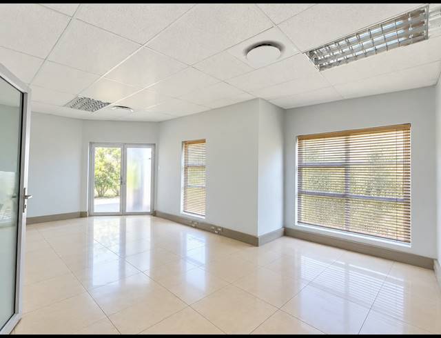 120M² OFFICE TO LET IN MELODIE